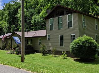 636 Right Fork Mill Creek Rd, Fort Gay, WV 25514