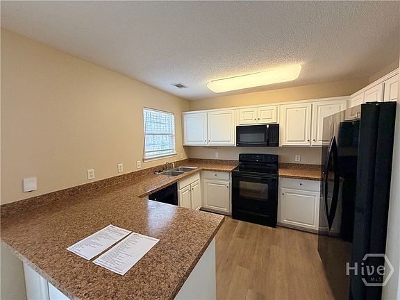 5th image of 26 Coronado Court