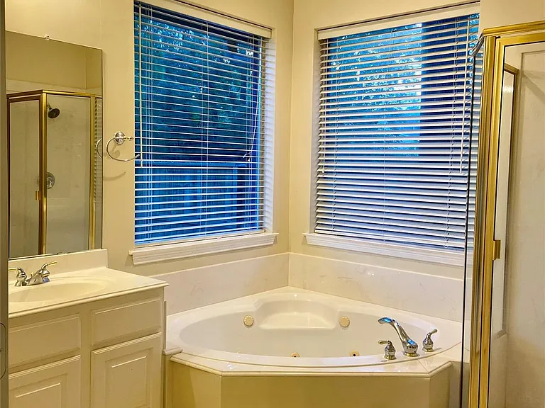 2915 Sycamore Tree Ct — Photo 17