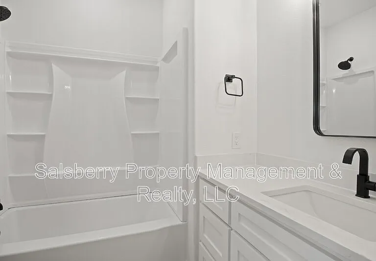 338 S 3rd St — Photo 21