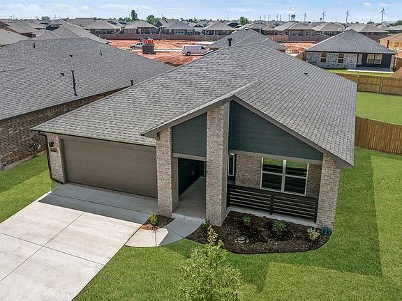 2nd image of 626 Ozark Ln