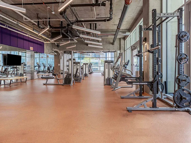 Aston Chicago — Photo 45