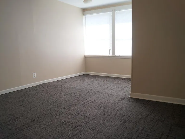 1812 Avenue C — Photo 5