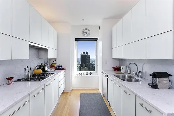 Rented by Keller Williams NYC | media 20