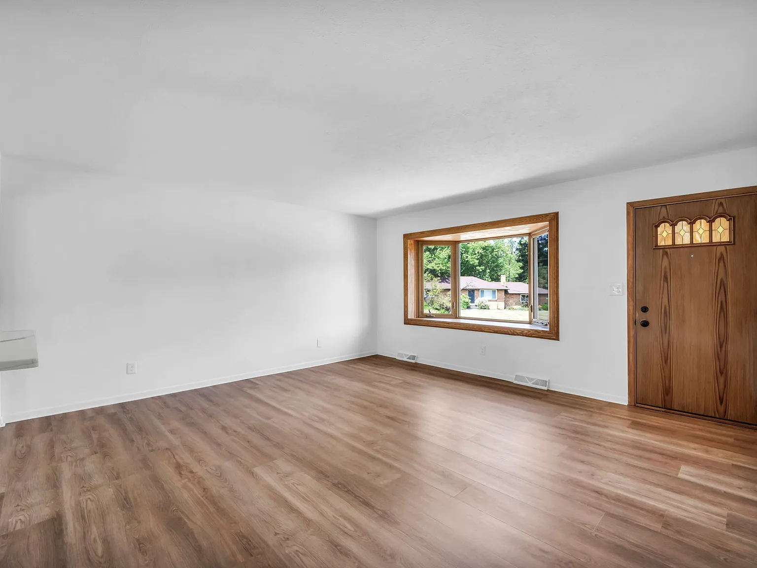 4 bed, 2211 sqft, $2,500 — Photo 2