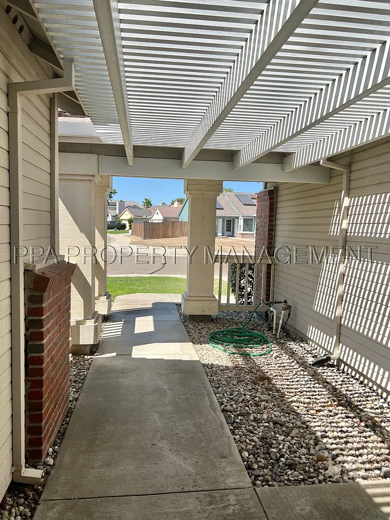 1188 Palomino Court — Photo 4