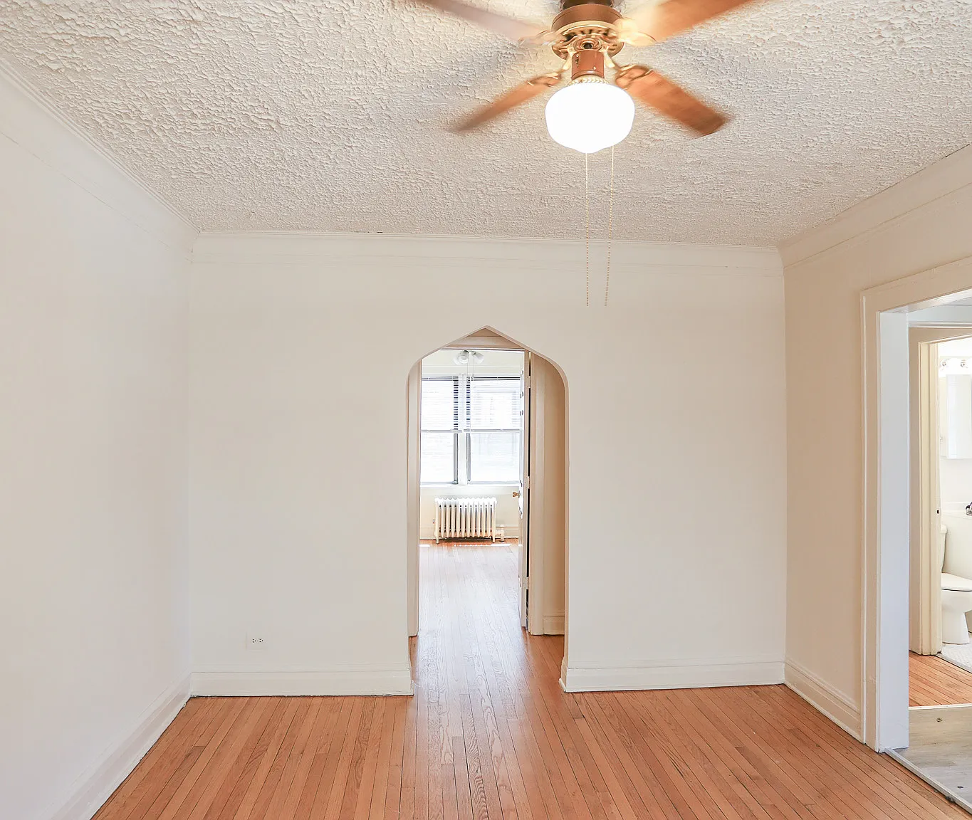 2 bed, 1200 sqft, $2,100 — Photo 4
