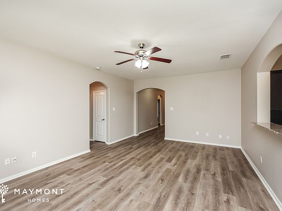 4th image of 932 Haley Dr