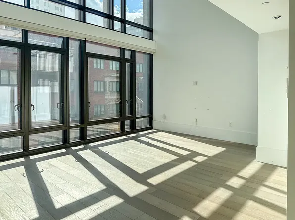 429 Kent Avenue image 5 of 25