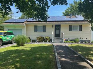 805 Doane Ave, Bellport, NY 11713