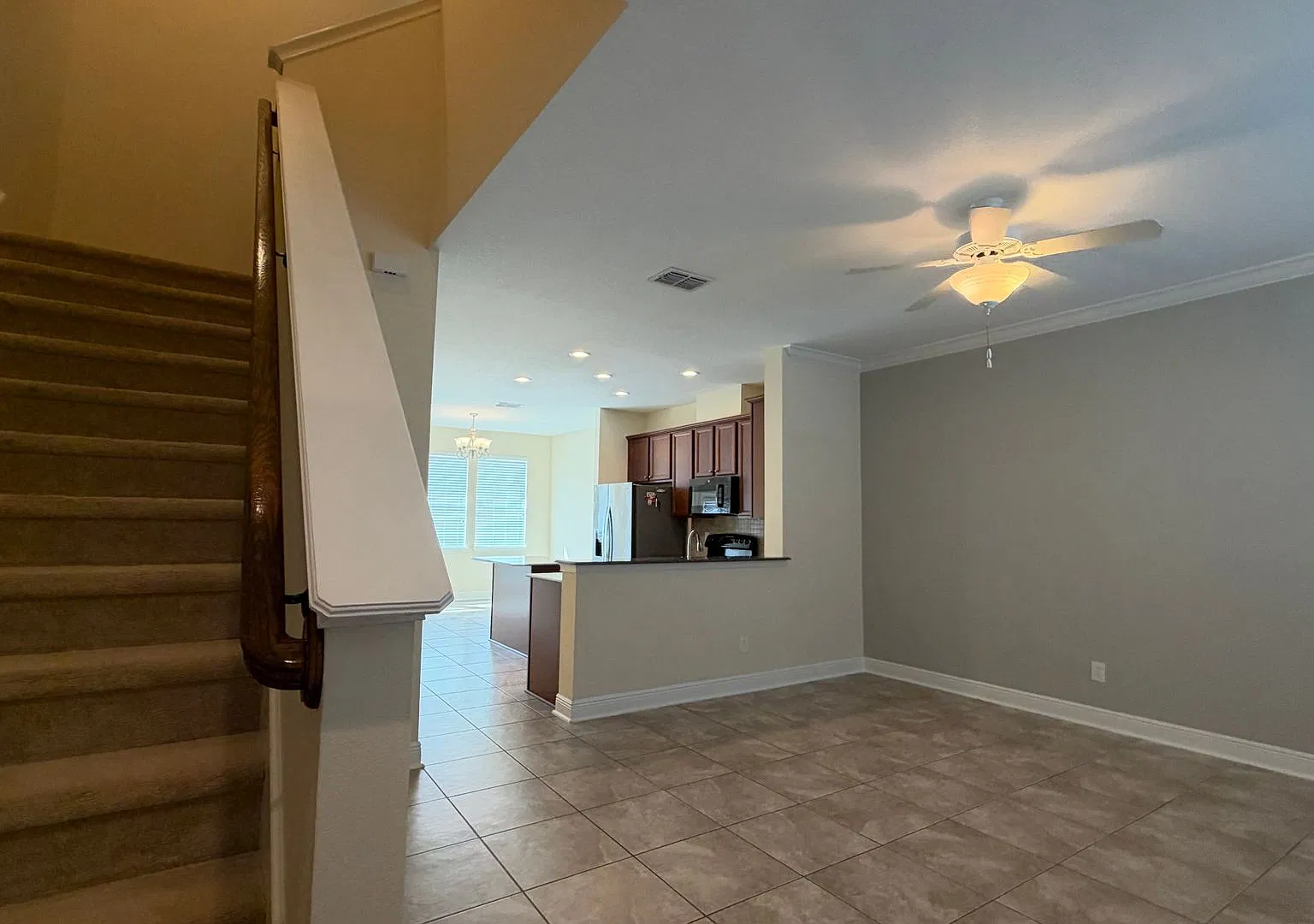 Beautiful 3-Bedroom Townhome in Gated Savannah Park at Heathrow! — Photo 2