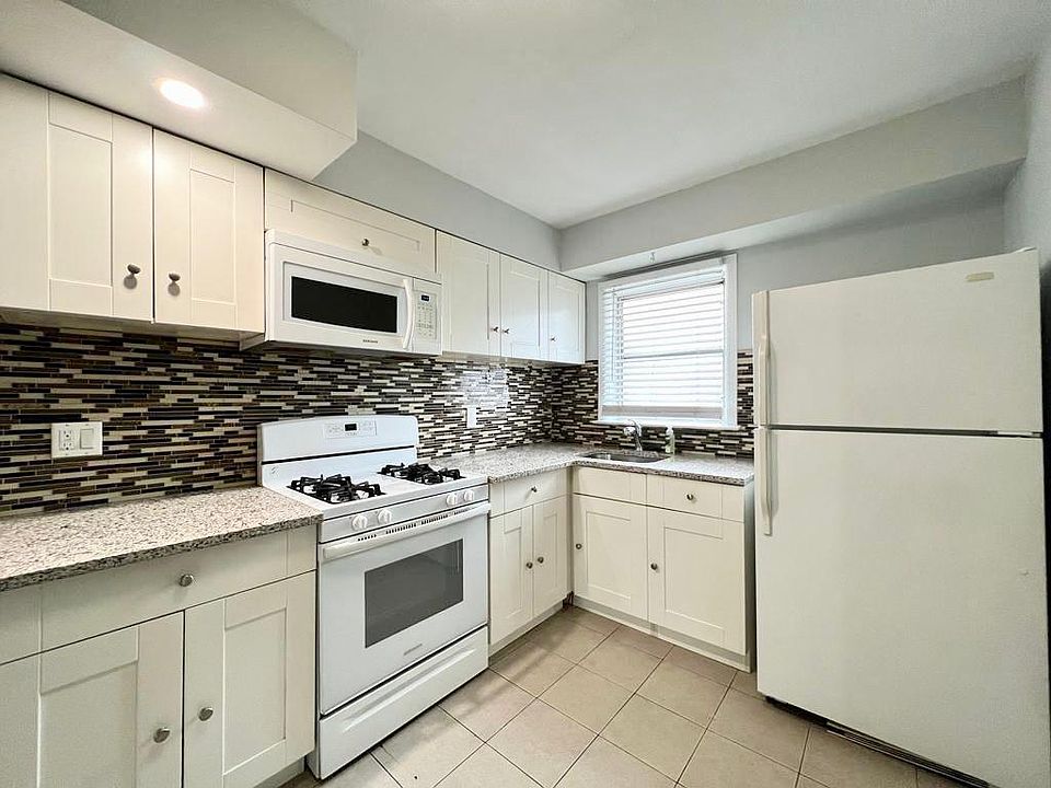 1st image of 51 Baisley Ave Floor 2