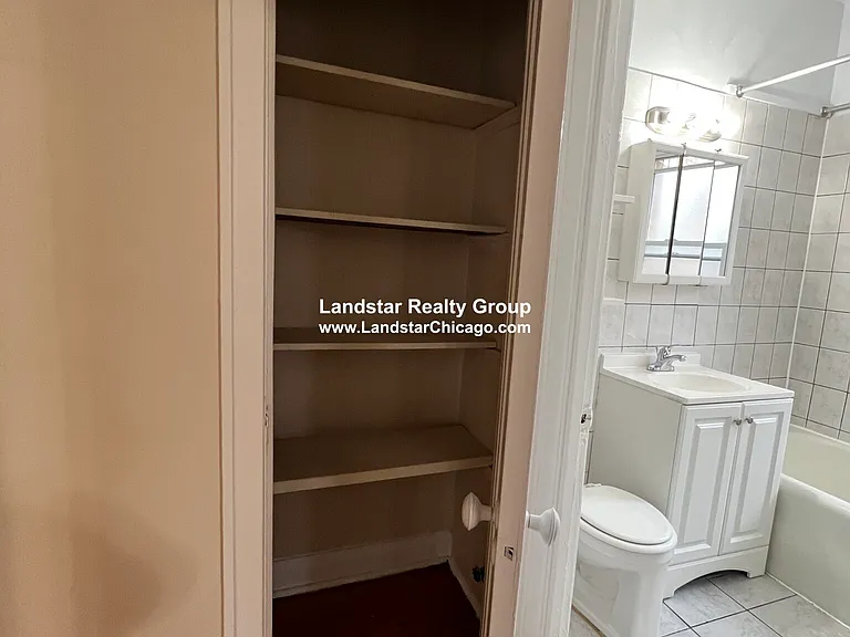 4937 N Whipple St #2W — Photo 3