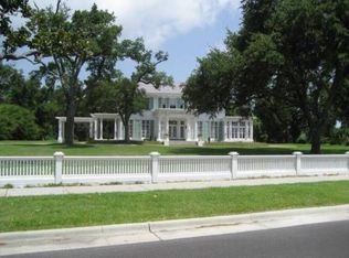 613 E Scenic Dr, Pass Christian, MS 39571