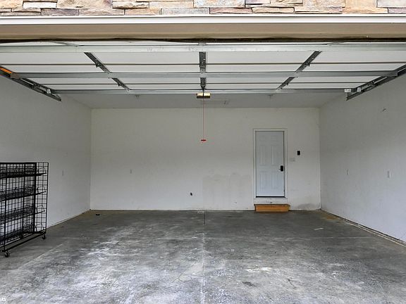 4th image of 3120 Avenue E