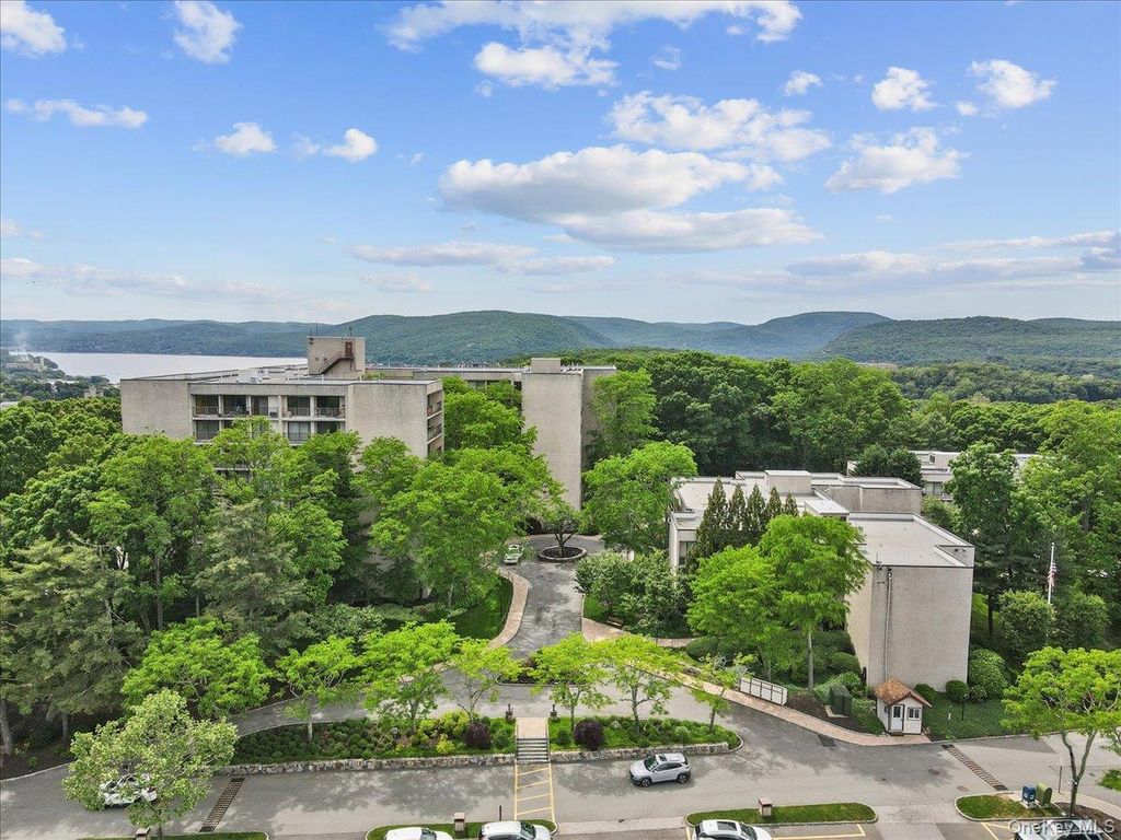 152 Overlook Avenue #2C, Peekskill, NY - View 2