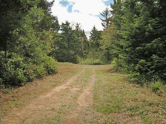 3rd image of 525 SE 130th Dr