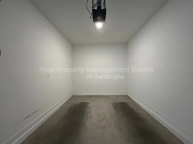 2244 W Laurie Ln — Photo 28
