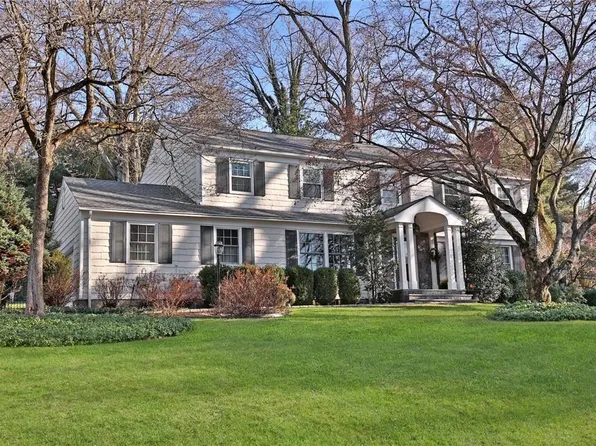 33 Creighton Lane, Briarcliff Manor, NY 10510