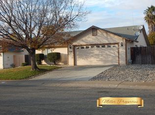 951 Montcrest Dr, Redding, CA 96003