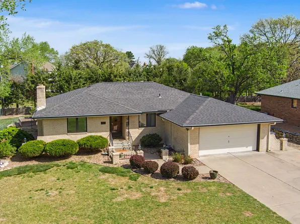 1735 Hillcrest Ln, Salina, KS 67401