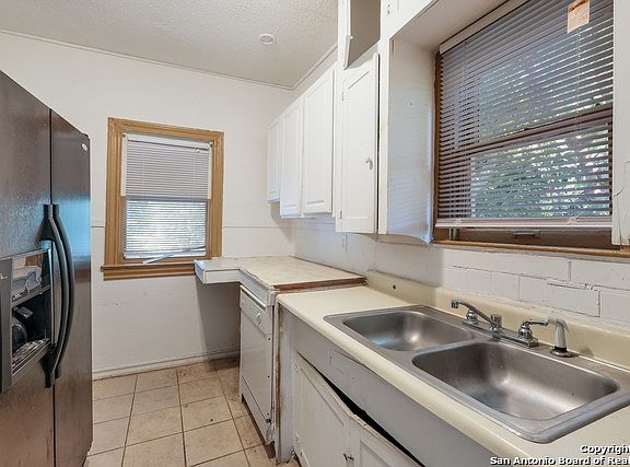 5th image of 315 Nopal St