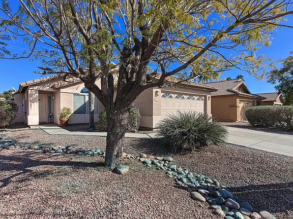 661 N Joshua Tree Ln2