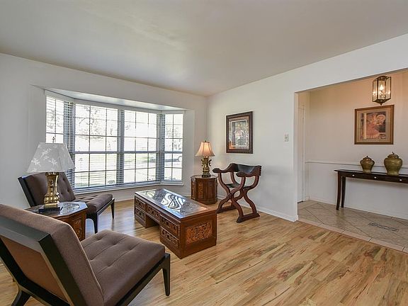 5th image of 2407 Moss Hill Dr