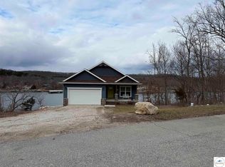 105 Jumping Bass Cv, Roach, MO 65787