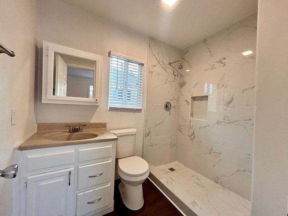 5th image of 1427 Hoover Ave #1/2