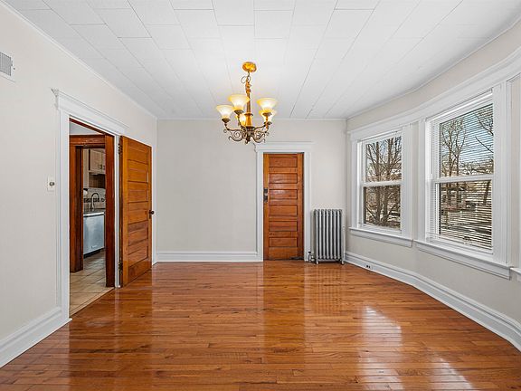 5th image of 287 Hornblower Ave #1F