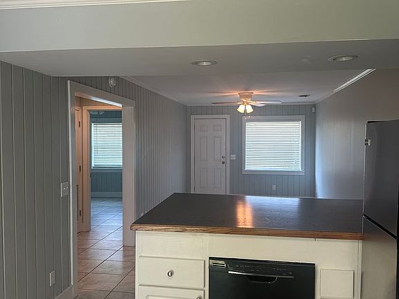 2nd image of 301 Montgomery St #A