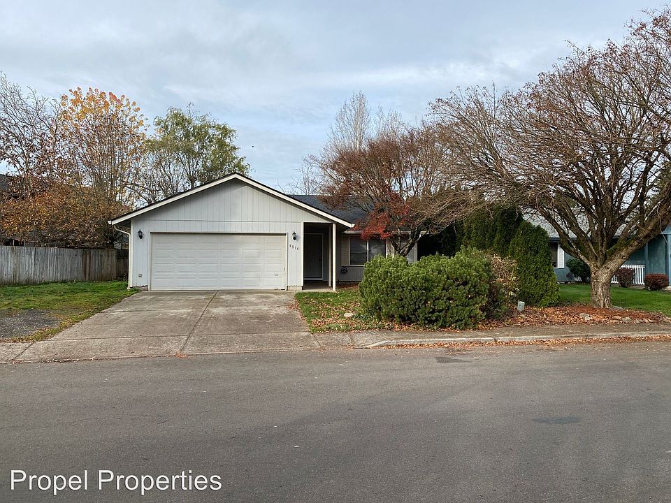 1st image of 8514 NE 161st Ave