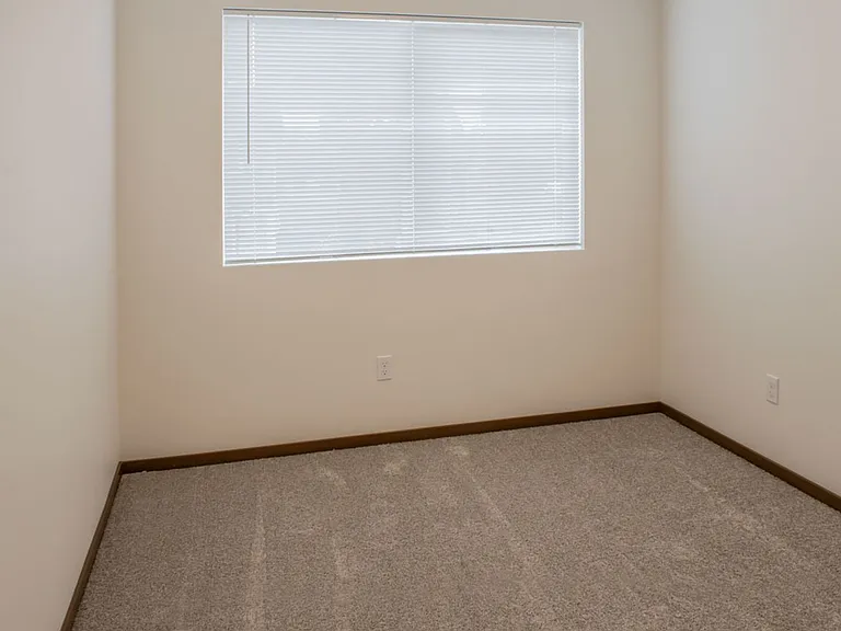 11115 State Ave — Photo 8