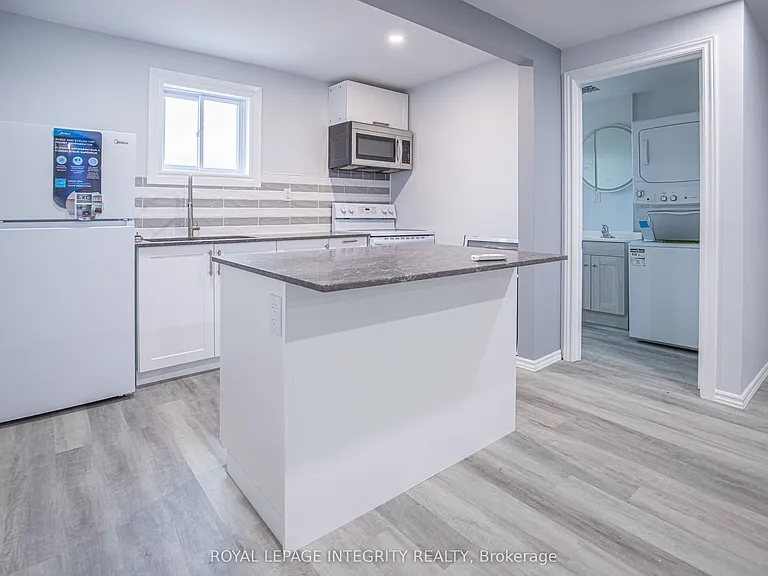 345 Richelieu Ave — Photo 8
