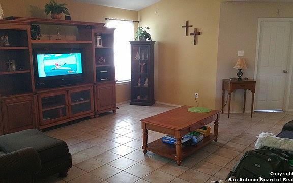 4th image of 1111 Magnolia Fld