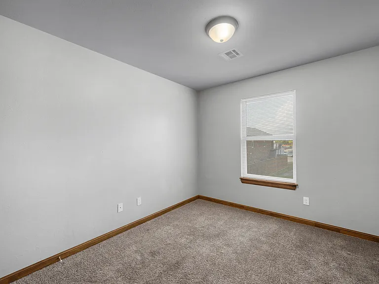 13 NE 7th St #13 — Photo 15