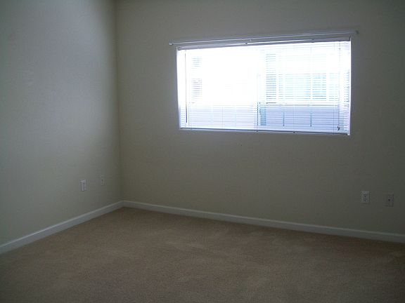 5th image of 1231 Taft Ave Unit A