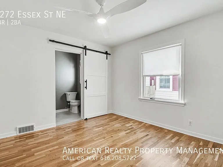3272 Essex St NE — Photo 10