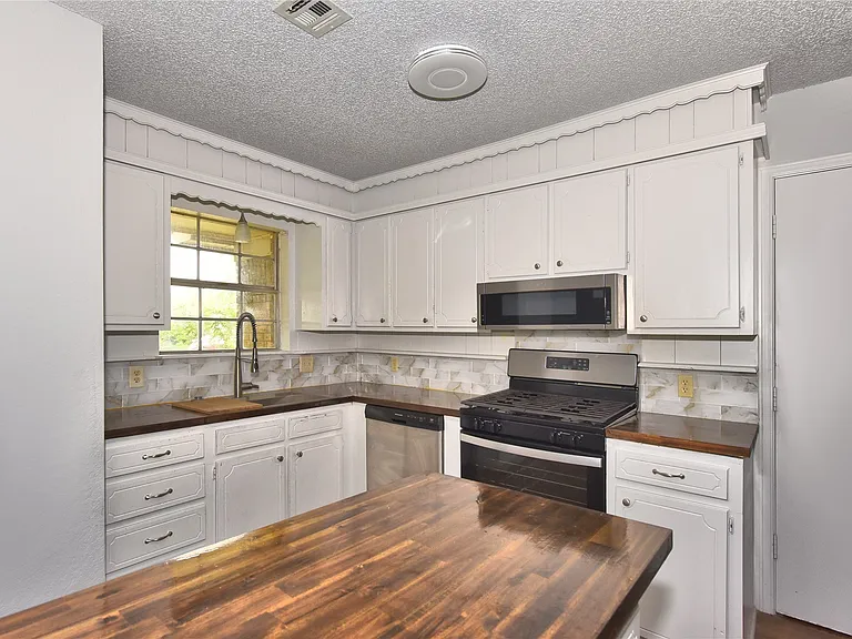 317 W Linda St — Photo 10