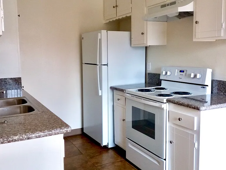 Shawnwood Forest Apartments — Photo 9
