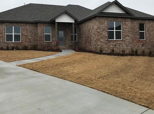 5721 Dancing Rabbit Dr, Springdale, AR 72762