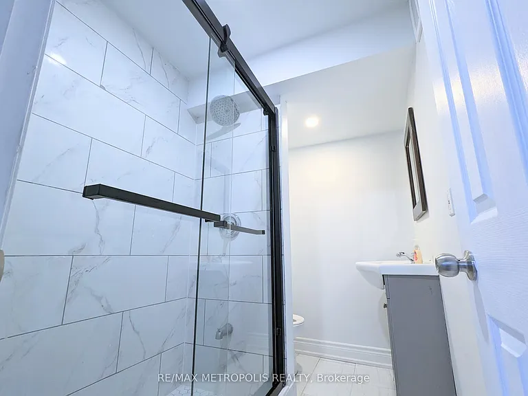 102 Hibbard Dr #BASEMENT — Photo 15