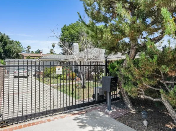 15571 Otsego St, Encino, CA 91436