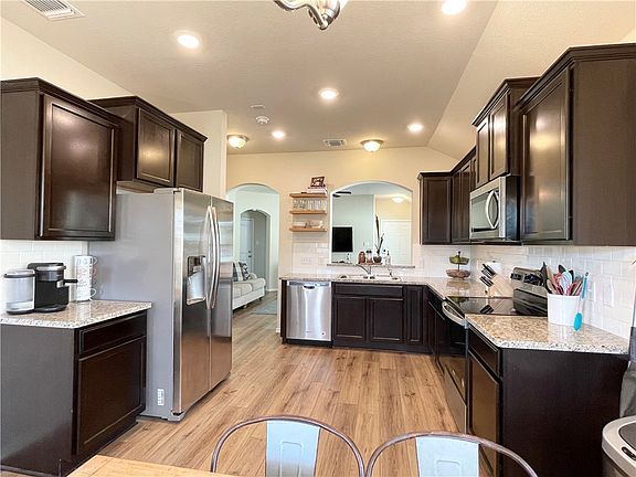 5th image of 226 Reagor Dr