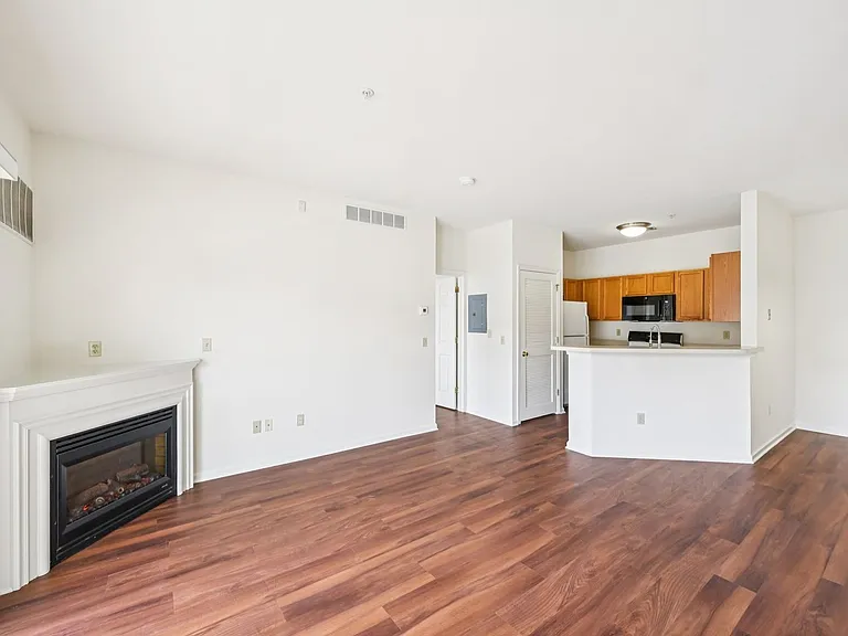 Spring Creek Apartments — Photo 92