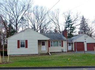23 Smith St, Chicopee, MA 01020