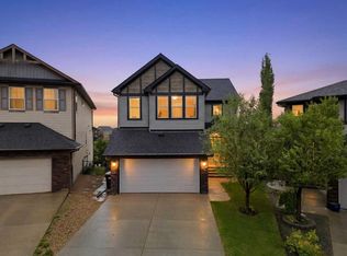 64 Panton Hts NW, Calgary, AB T3K 0W3