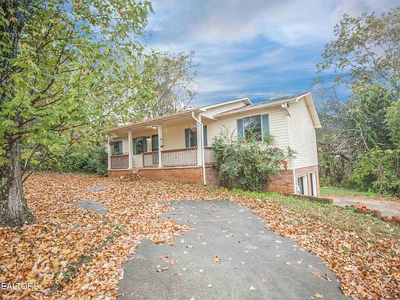 2nd image of 842 Greenwich Dr