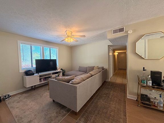 5th image of 102/104 Welch Pl